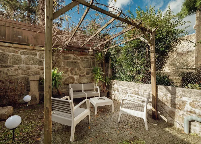 Guest Luxus Garden Apartman Porto